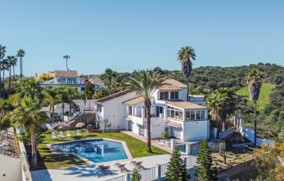 Resale - House - Detached Villa - Estepona - Estepona Centro