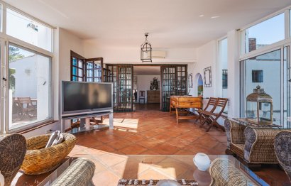 Resale - House - Detached Villa - Estepona - Estepona Centro