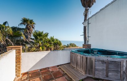 Resale - House - Detached Villa - Estepona - Estepona Centro