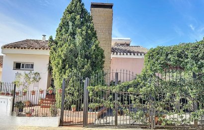 Resale - House - Semi-Detached House - Estepona - Estepona Centro