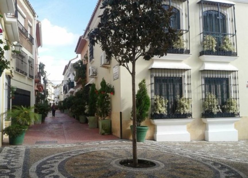 Resale - House - Townhouse - Estepona - Estepona Centro