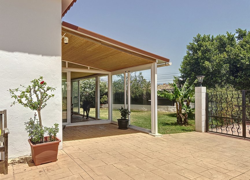 Resale - House - Detached Villa - Estepona - Estepona Centro