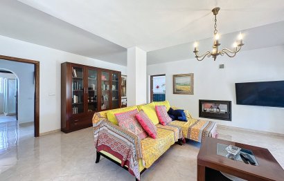 Resale - House - Detached Villa - Estepona - Estepona Centro