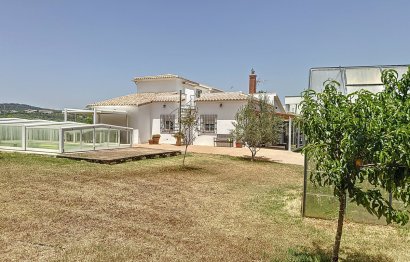 Resale - House - Detached Villa - Estepona - Estepona Centro