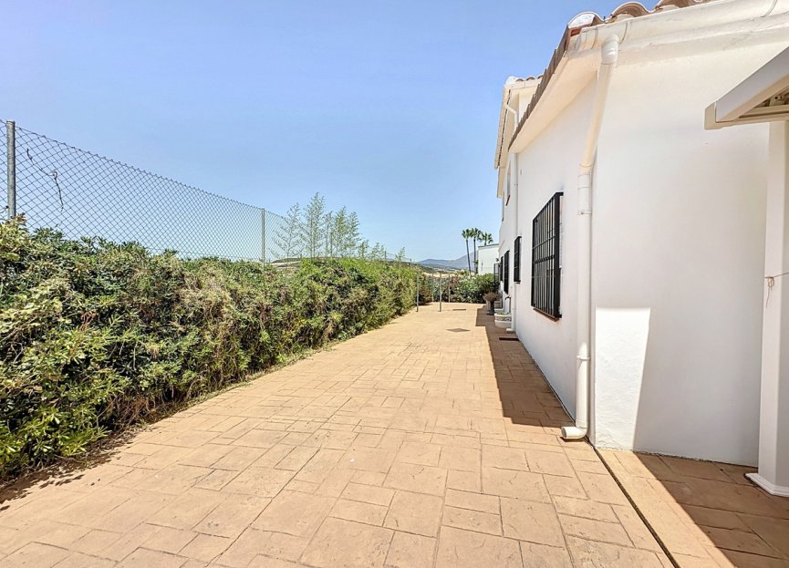 Resale - House - Detached Villa - Estepona - Estepona Centro