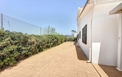 Resale - House - Detached Villa - Estepona - Estepona Centro