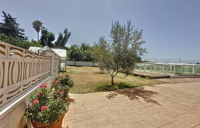 Resale - House - Detached Villa - Estepona - Estepona Centro