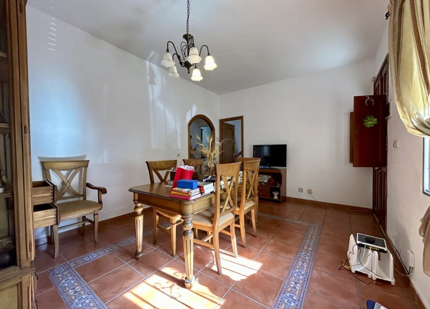 Resale - House - Detached Villa - Estepona - Estepona Centro