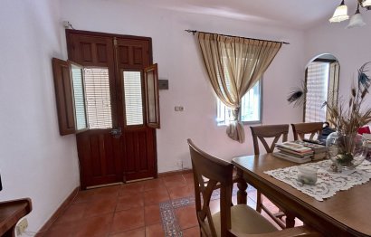 Resale - House - Detached Villa - Estepona - Estepona Centro