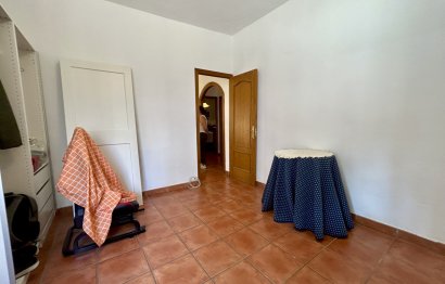 Resale - House - Detached Villa - Estepona - Estepona Centro