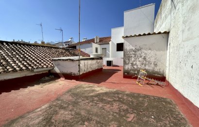 Resale - House - Detached Villa - Estepona - Estepona Centro