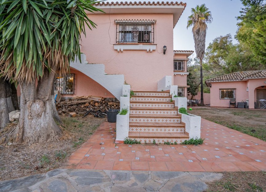 Resale - House - Detached Villa - Benalmádena - Benalmadena Pueblo