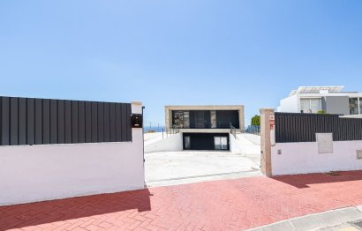 Resale - House - Detached Villa - Benalmádena - Benalmadena Centro