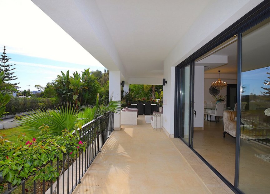 Resale - House - Detached Villa - Marbella - Nueva Andalucia