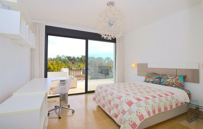 Resale - House - Detached Villa - Marbella - Nueva Andalucia