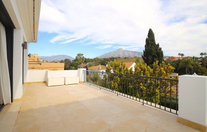 Reventa - House - Detached Villa - Marbella - Nueva Andalucia