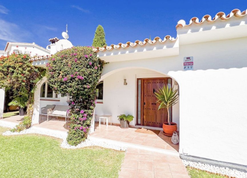 Reventa - House - Detached Villa - Benalmádena - Benalmadena Centro