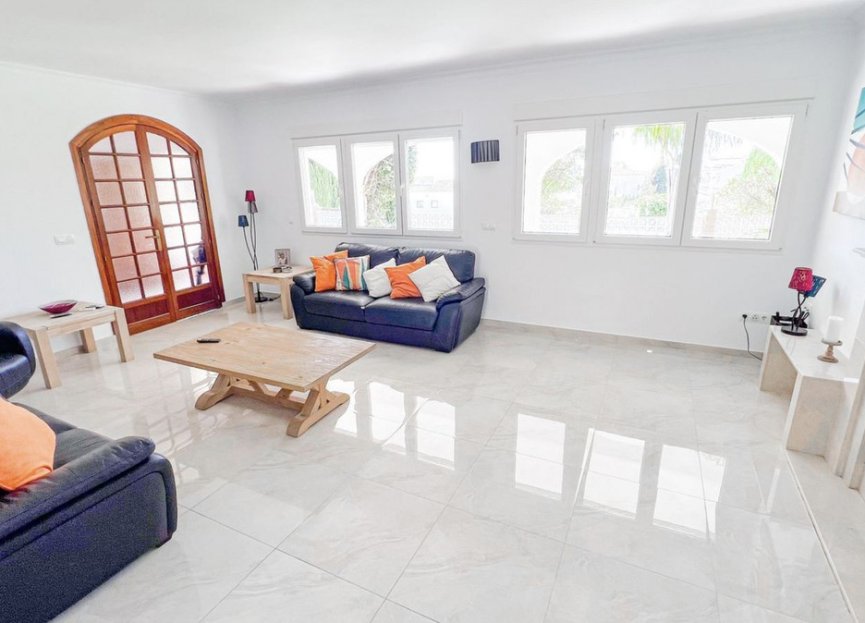 Reventa - House - Detached Villa - Benalmádena - Benalmadena Centro