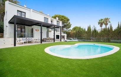 Resale - House - Detached Villa - Marbella - Nueva Andalucia