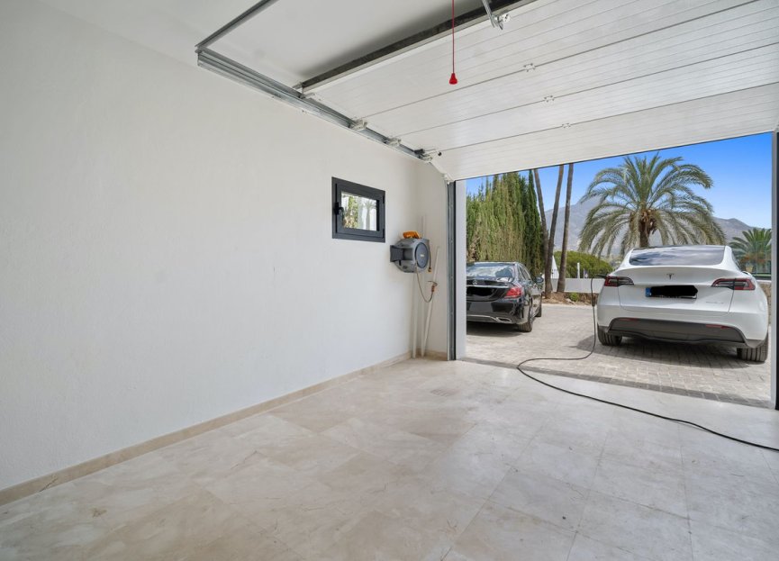 Resale - House - Detached Villa - Marbella - Nueva Andalucia