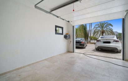 Resale - House - Detached Villa - Marbella - Nueva Andalucia