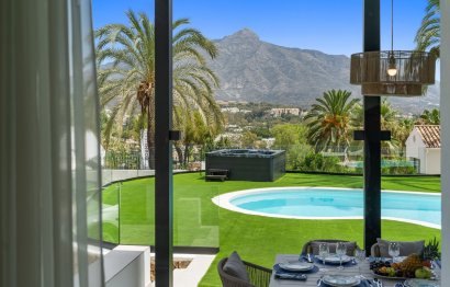 Resale - House - Detached Villa - Marbella - Nueva Andalucia