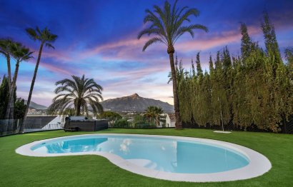 Resale - House - Detached Villa - Marbella - Nueva Andalucia