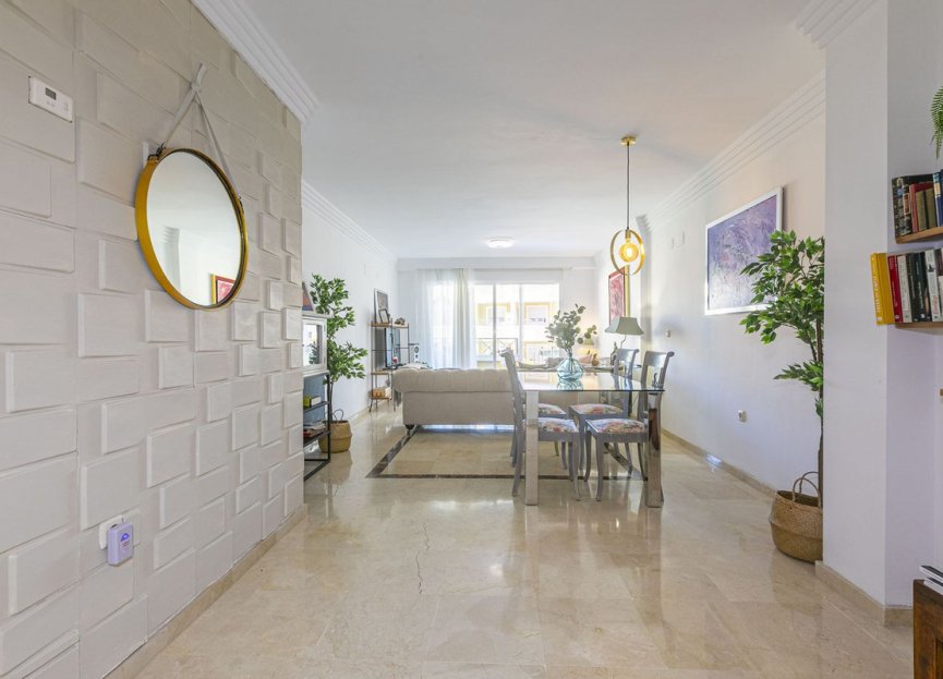 Resale - Apartment - Ground Floor Apartment - Marbella - Nueva Andalucia