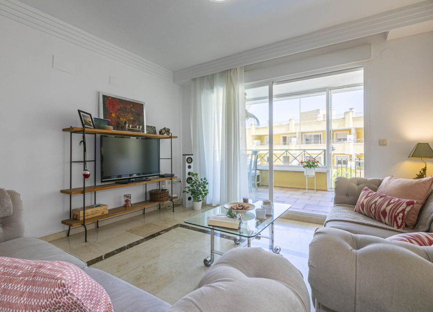 Resale - Apartment - Ground Floor Apartment - Marbella - Nueva Andalucia