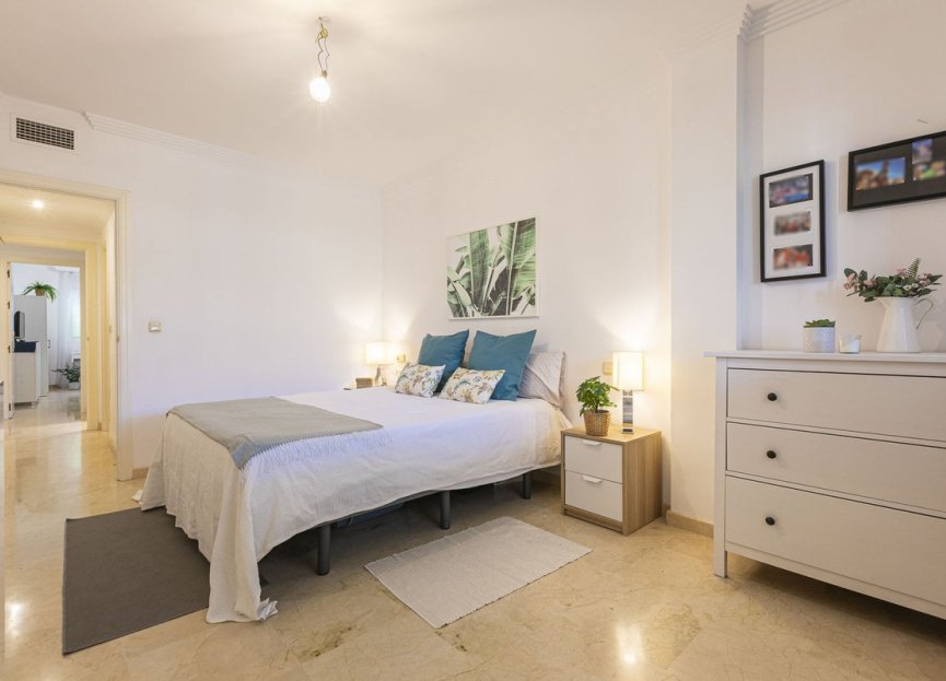 Resale - Apartment - Ground Floor Apartment - Marbella - Nueva Andalucia