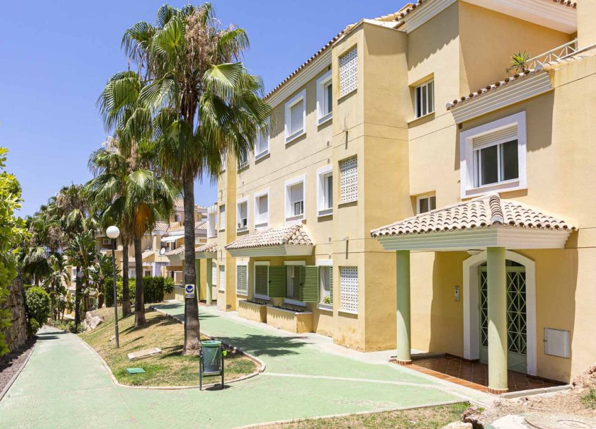 Resale - Apartment - Ground Floor Apartment - Marbella - Nueva Andalucia