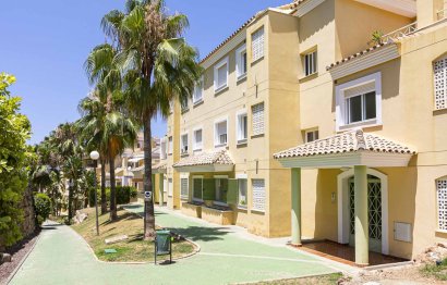 Resale - Apartment - Ground Floor Apartment - Marbella - Nueva Andalucia