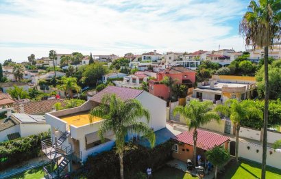 Resale - House - Detached Villa - Marbella - Nueva Andalucia