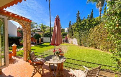 Resale - House - Detached Villa - Marbella - Nueva Andalucia