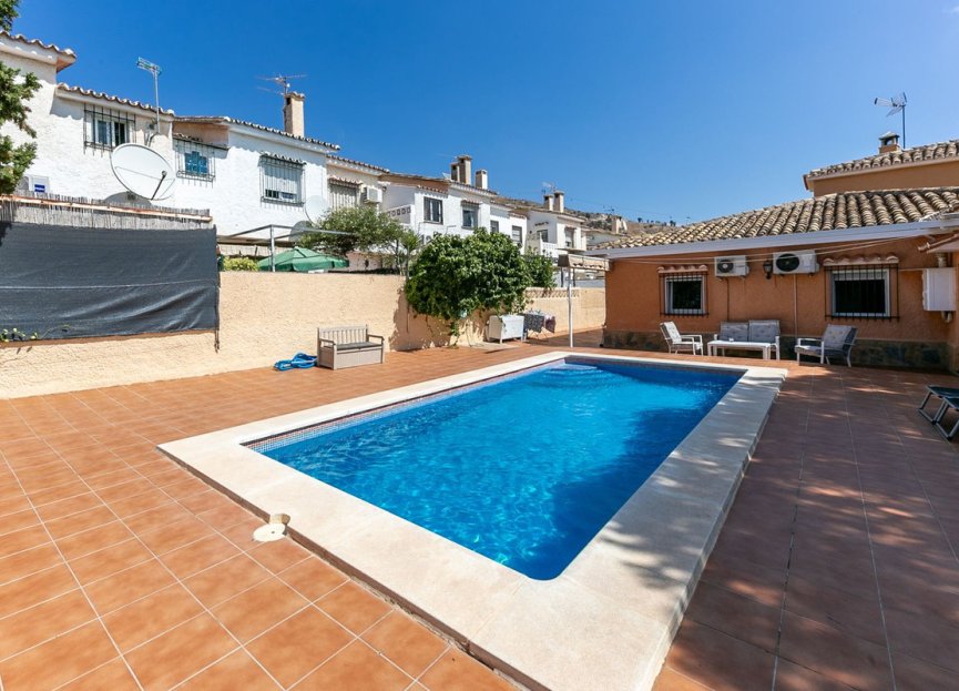 Resale - House - Detached Villa - Benalmádena - Benalmadena Centro