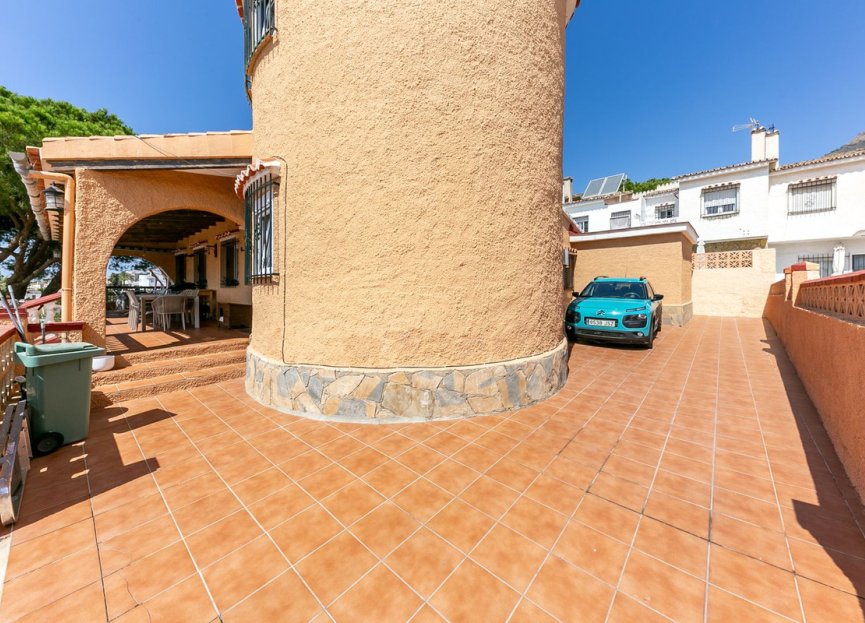 Reventa - House - Detached Villa - Benalmádena - Benalmadena Centro