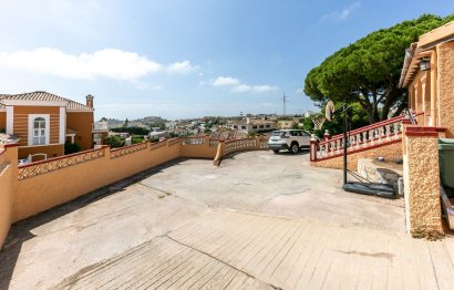 Resale - House - Detached Villa - Benalmádena - Benalmadena Centro