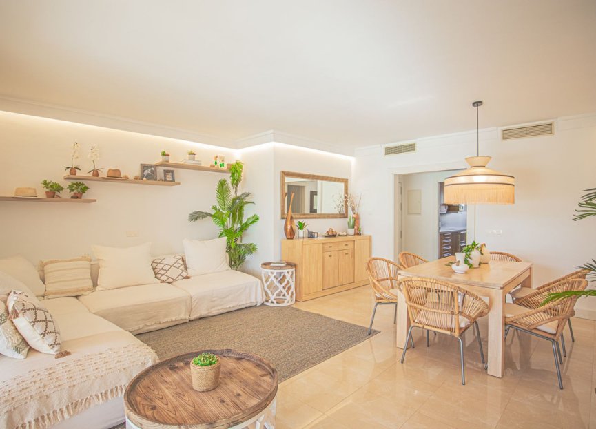 Resale - Apartment - Middle Floor Apartment - Estepona - Estepona Centro