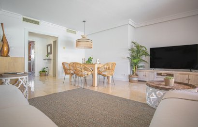 Resale - Apartment - Middle Floor Apartment - Estepona - Estepona Centro