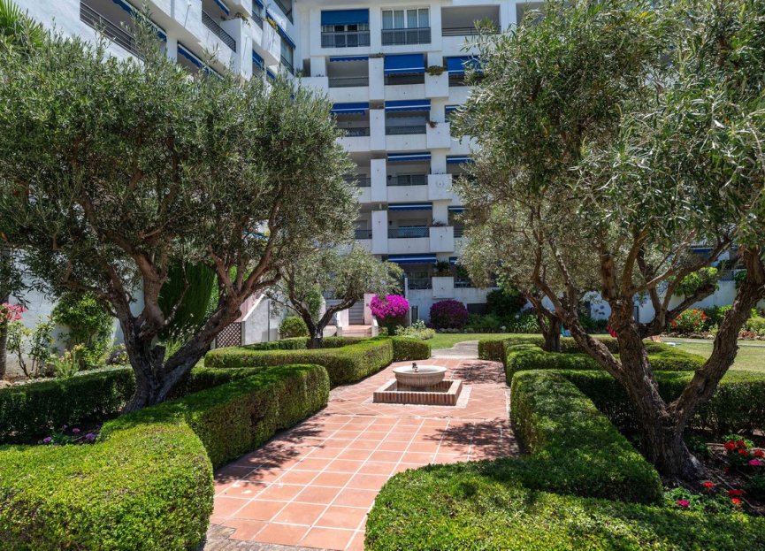 Resale - Apartment - Middle Floor Apartment - Marbella - Puerto Banús