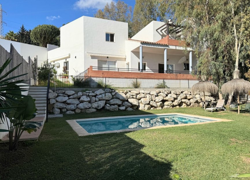 Resale - House - Detached Villa - Benalmádena - Benalmadena Centro