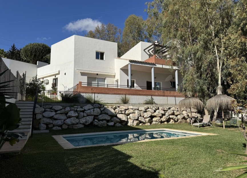 Resale - House - Detached Villa - Benalmádena - Benalmadena Centro