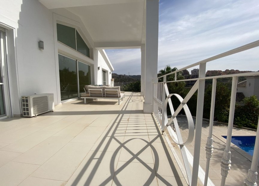 Resale - House - Detached Villa - Marbella - Elviria