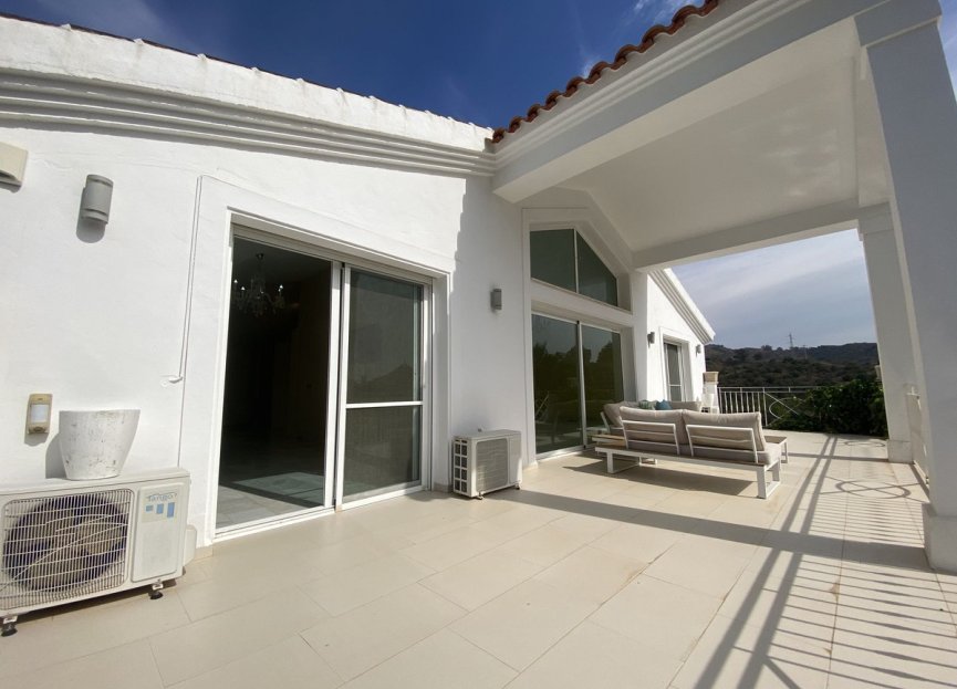 Resale - House - Detached Villa - Marbella - Elviria