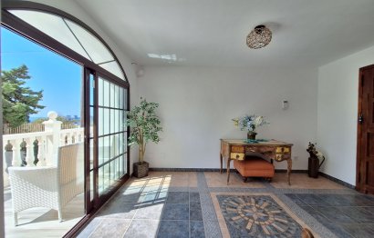 Resale - House - Detached Villa - Estepona - Estepona Centro