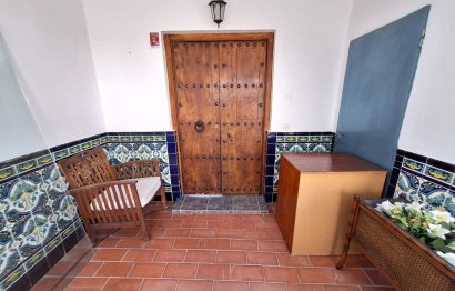 Resale - House - Detached Villa - Estepona - Estepona Centro