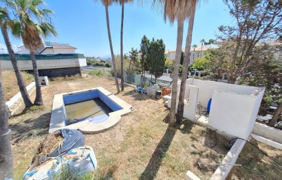 Resale - House - Detached Villa - Estepona - Estepona Centro