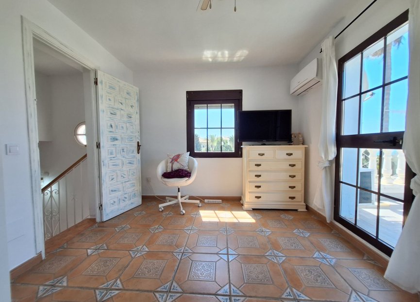 Resale - House - Detached Villa - Estepona - Estepona Centro