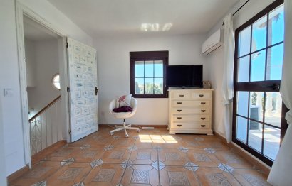 Resale - House - Detached Villa - Estepona - Estepona Centro