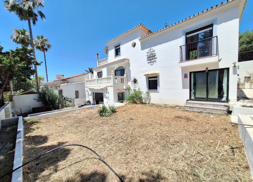 Resale - House - Detached Villa - Estepona - Estepona Centro